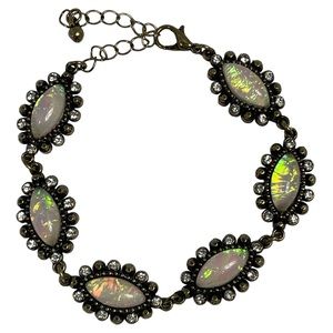 Fire Opal oval (imitation) charm bracelet with metal brass colored hardware NEW